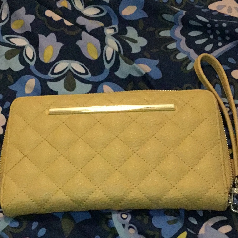 Wallet/wristlet